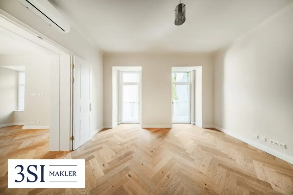 Wohnen beim Schloss Belvedere: Erstbezug im Stilaltbau mit 2 Balkonen und Klimaanlage!