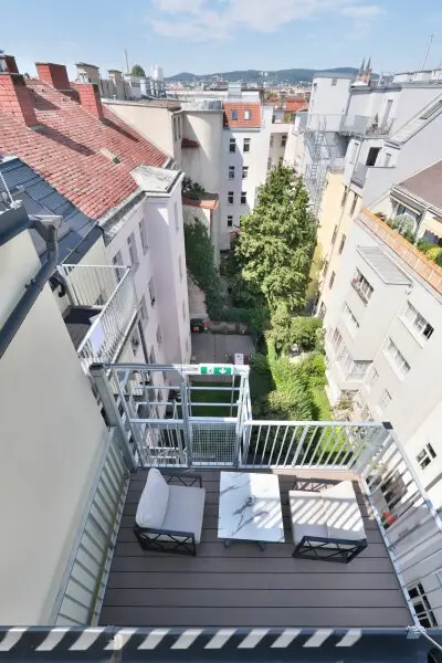 Bezugsfertige Dachwohnung mit 3 Zimmer, großem Balkon und interessanter 36 m² großer Dachterrasse