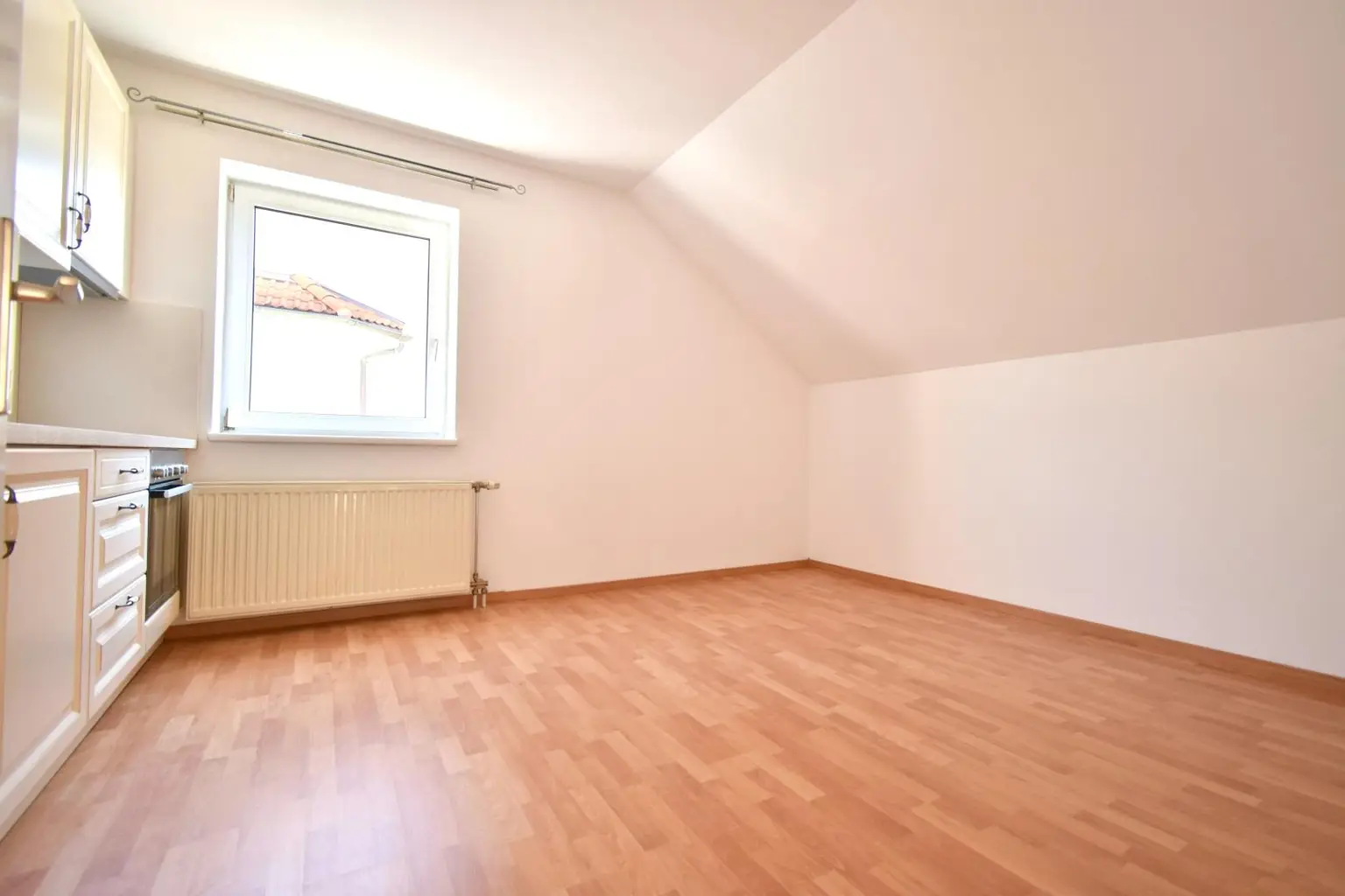 Wohn-, Koch- und Essbereich 2 (F8W4)