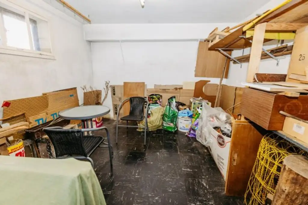Elegantes, gepflegtes Einfamilienhaus mit Garage und uneinsehbarem Garten, Altbaumbestand