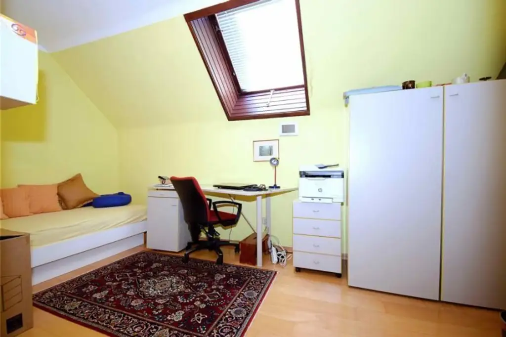 Exklusives Traum-Anwesen mit Naturteich und Gästehaus