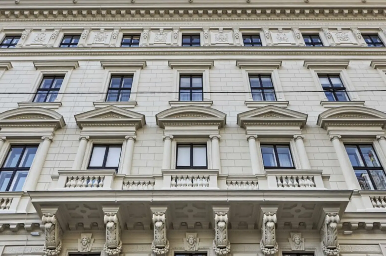 Einzigartige luxuriöse Wohnung im Palais