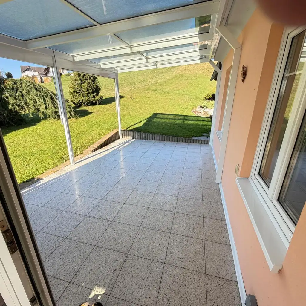 Wohnen in Aussichtslage mitten in der Natur auf  8 Ha. Grund, ehemalige Hofstelle!