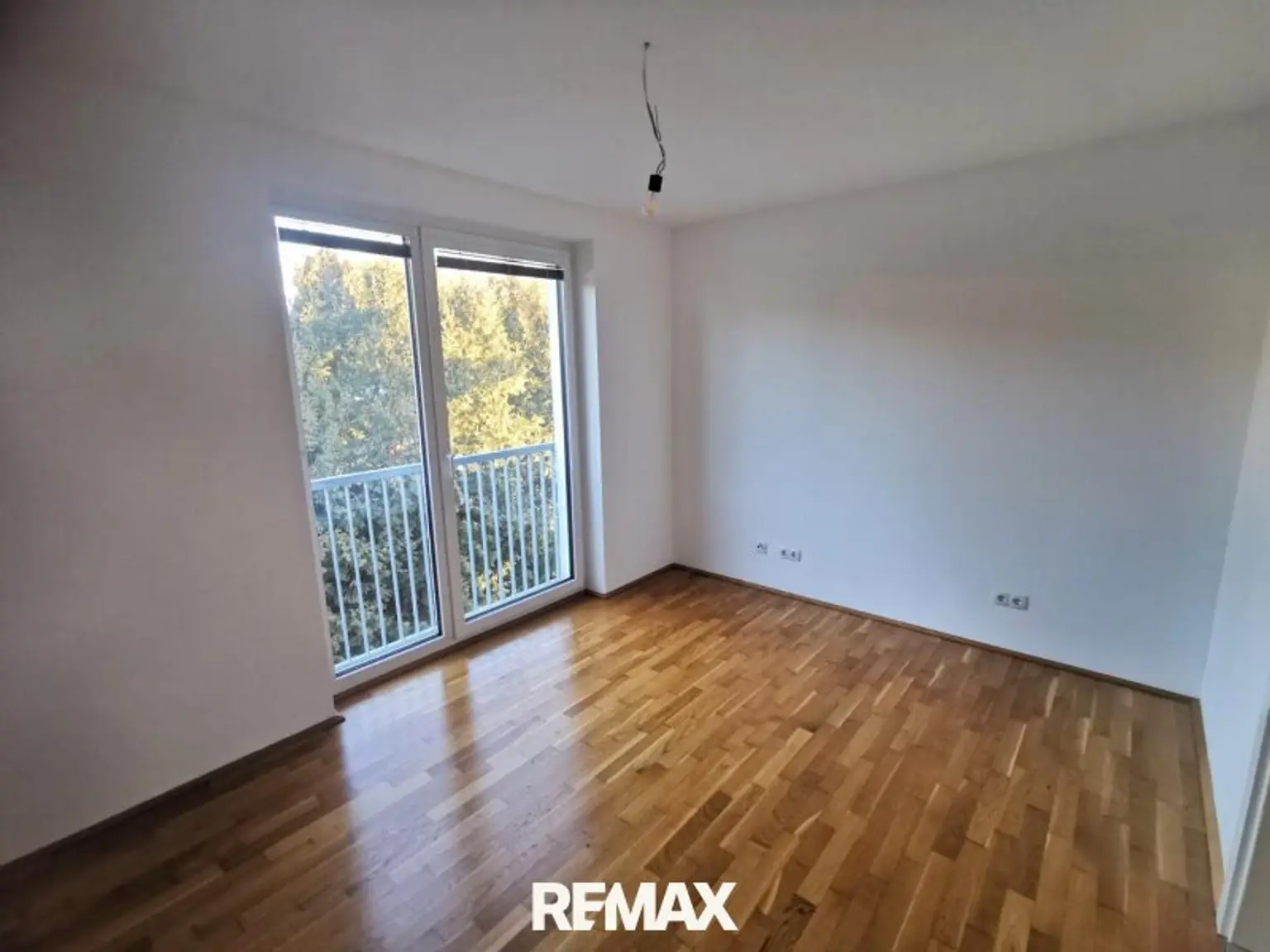 Schlafzimmer 1 (1)