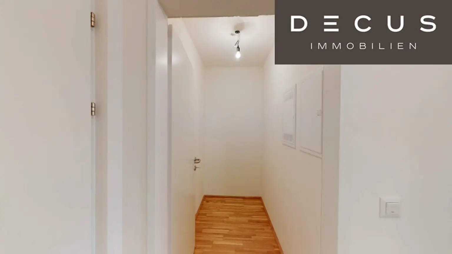 / NEUBAU / AB JÄNNER / RICHTUNG OSTEN / NIEDRIGENERGIEHAUS / ZWEI ZIMMER / 4. STOCK / 12 QM BALKON