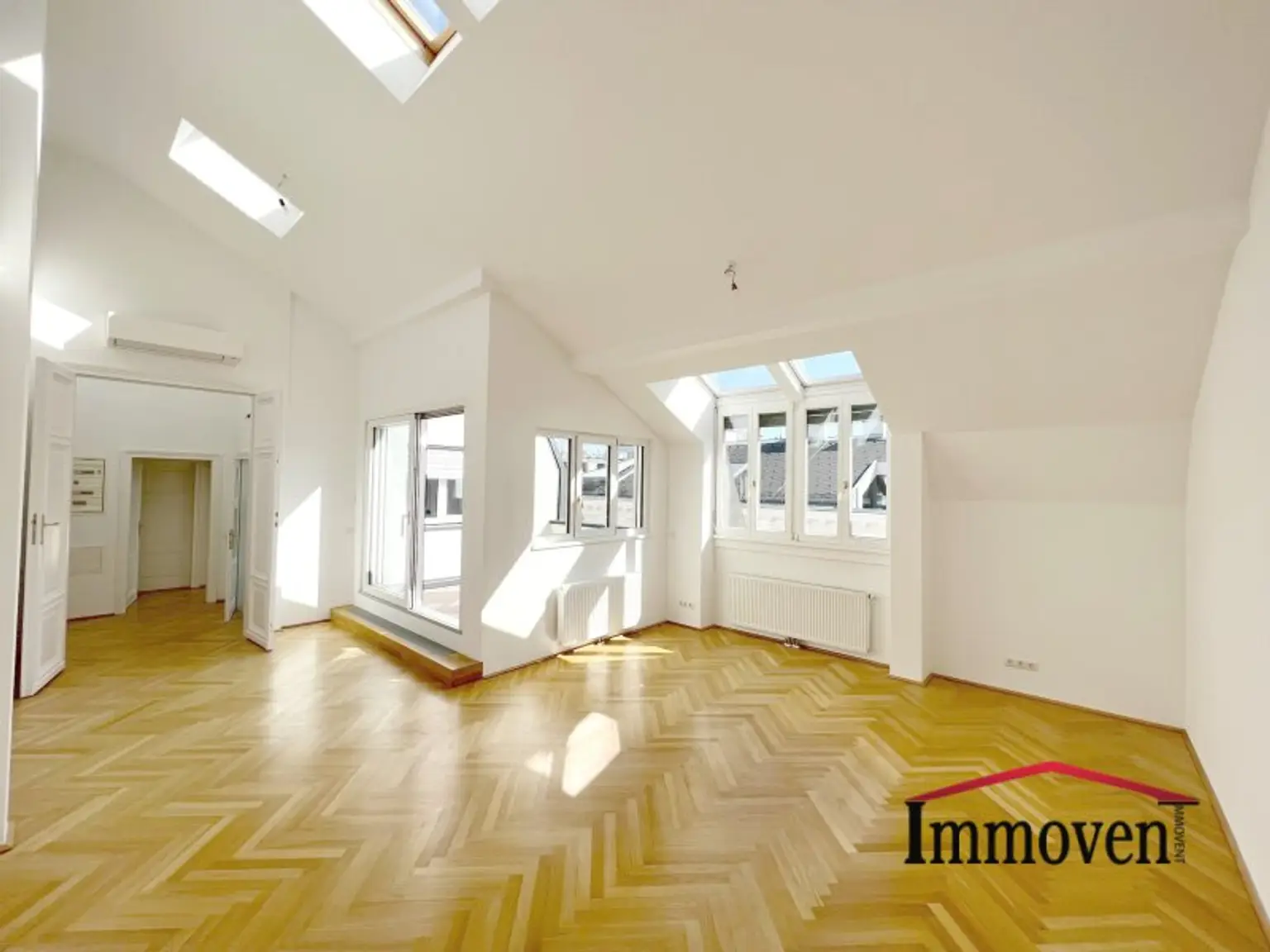 Im Herzen des 1. Wiener Gemeindebezirks - 3-Zimmer-Dachgeschosswohnung mit Klimaanlage und Terrasse!