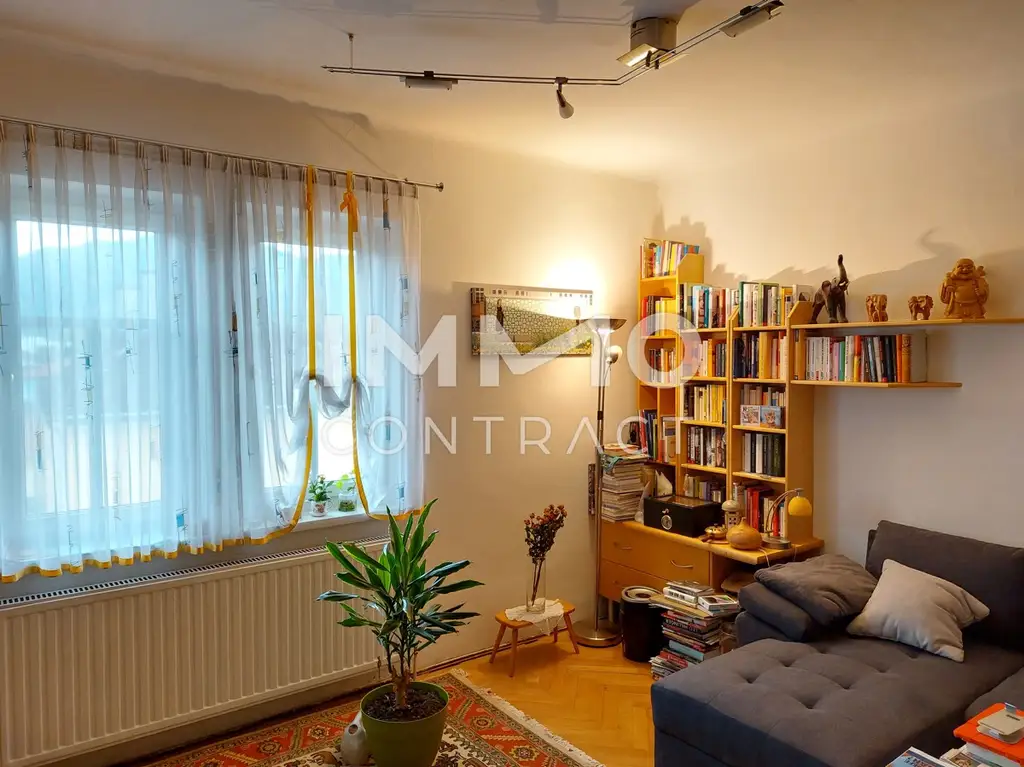 SCHÖNE GEMÜTLICHE UND RUHIGE 3-ZIMMER-WOHNUNG IM 2. OG MIT EIGENEM GARTENANTEIL UND PARKPLATZ