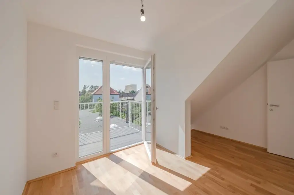 ++NEU++ Hochwertige 2-Zimmer DG-Wohnung mit zwei Balkonen, Ruhelage im Hof!