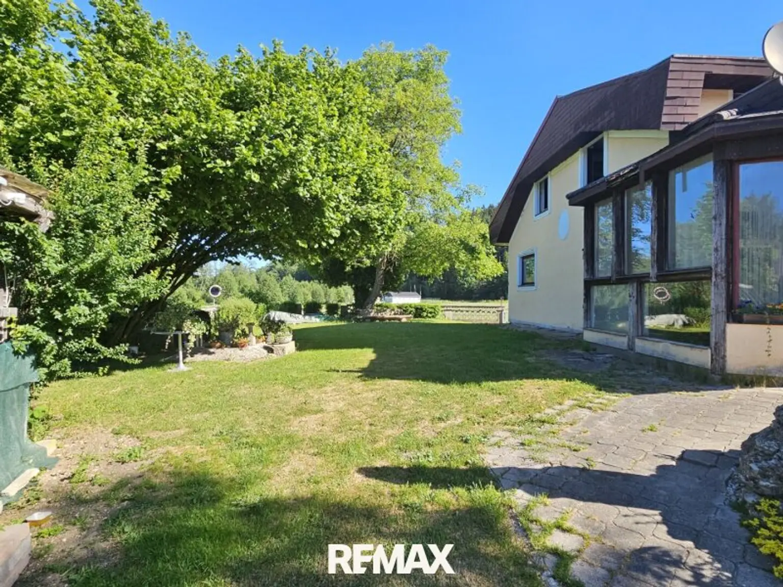 Haus mit großem Grundstück