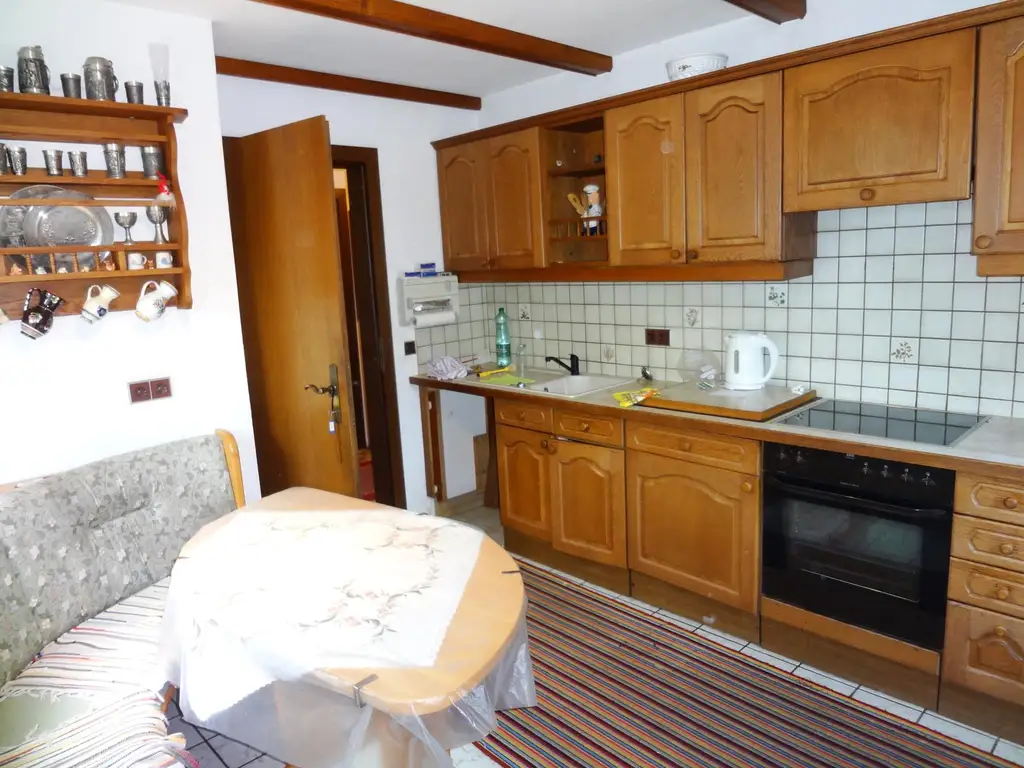 Einfamilienhaus mit Vollkeller in ruhiger Lage !