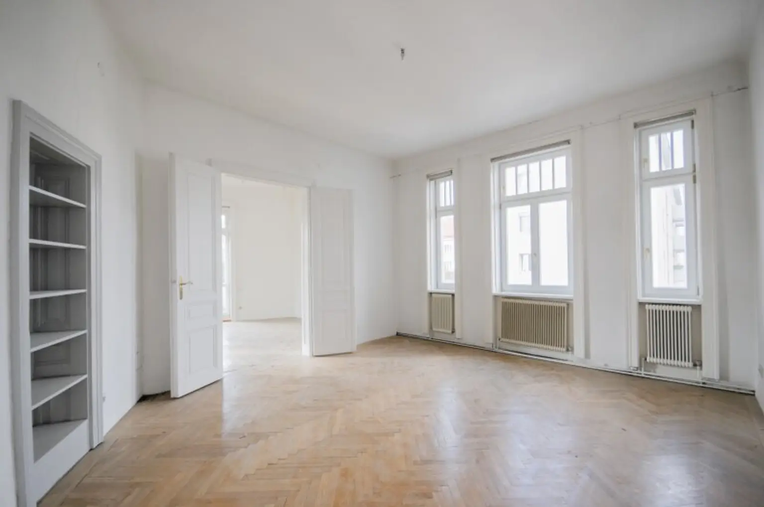 IHR SANIERUNGSPROJEKT - 3-ZIMMER-ALTBAUWOHNUNG MIT TERRASSE