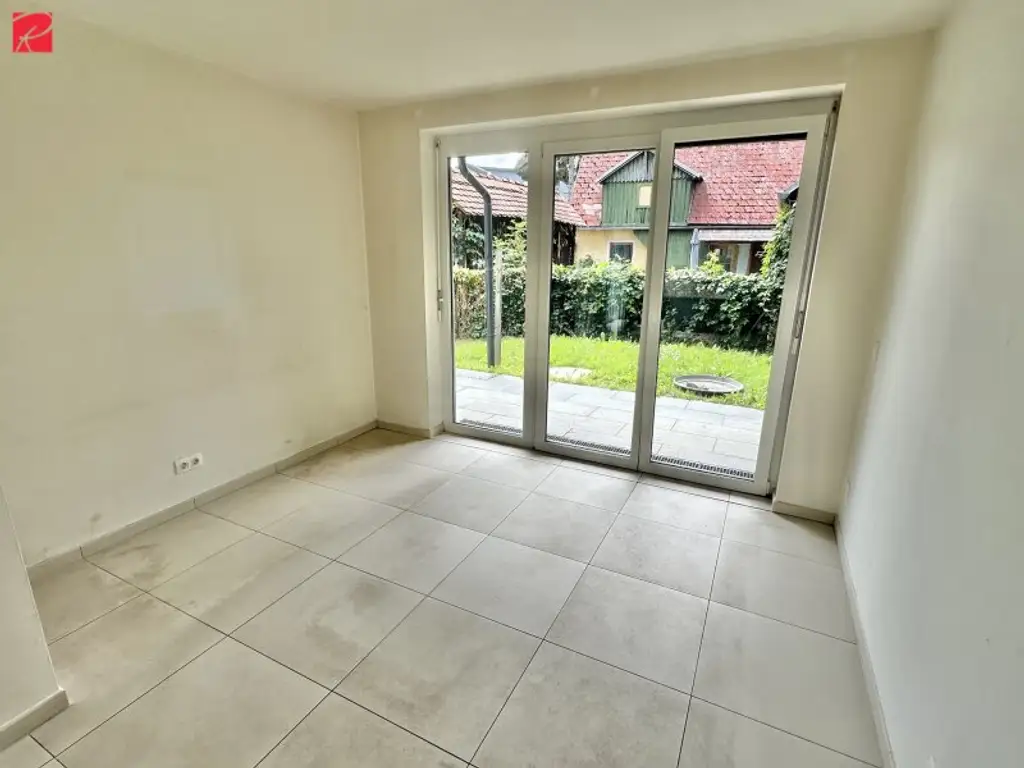 Helle Räume - 3 getrennt begehbare Zimmer - Terrasse und Garten - TG Parkplatz!