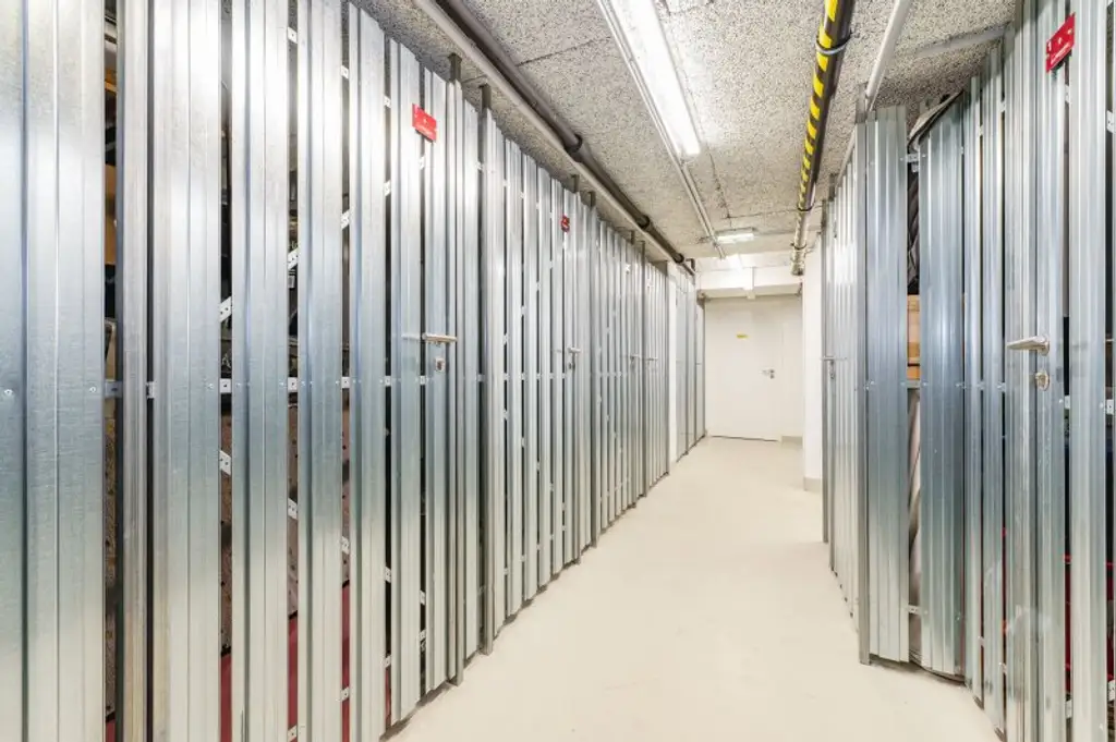 Ab Oktober! Erstbezug! Klimatisierte 2-Zimmer-Balkonwohnung inkl. Stellplatz zu vermieten!