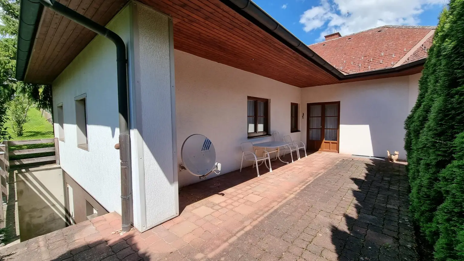 Gepflegter Bungalow mit großem Grundstück in Linsberg