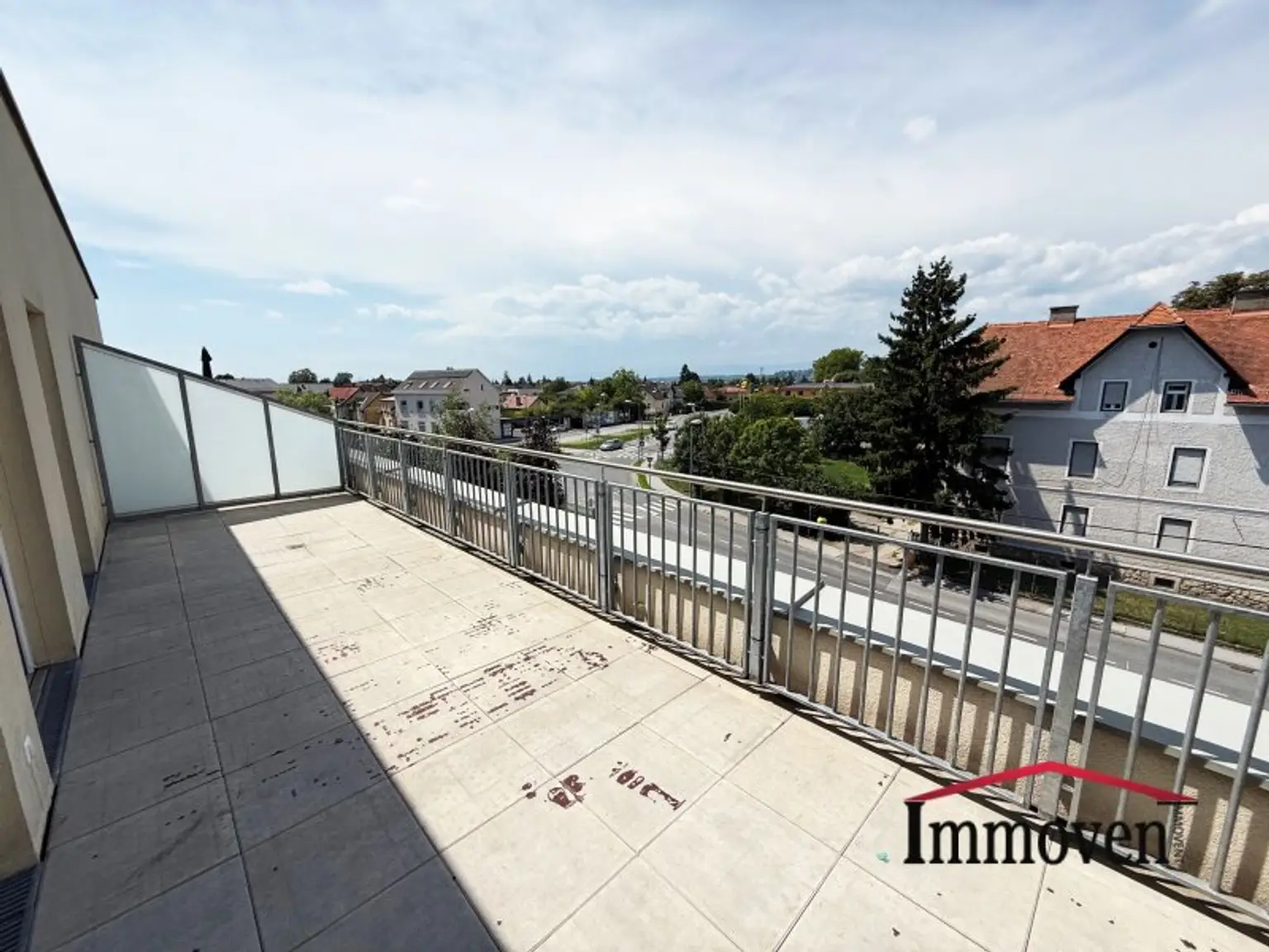 Sehr schöne und geräumige 3-Zimmerwohnung mit Terrasse!
