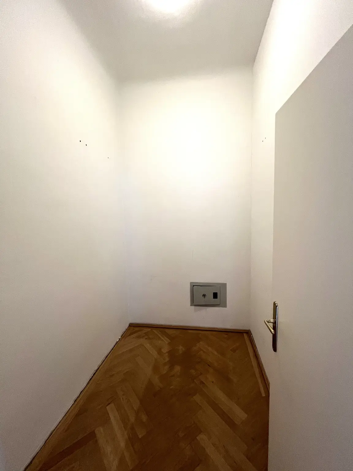 Charmante Altbauwohnung im Herzen Wiens / Charming apartment in an old-style building in the heart of Vienna