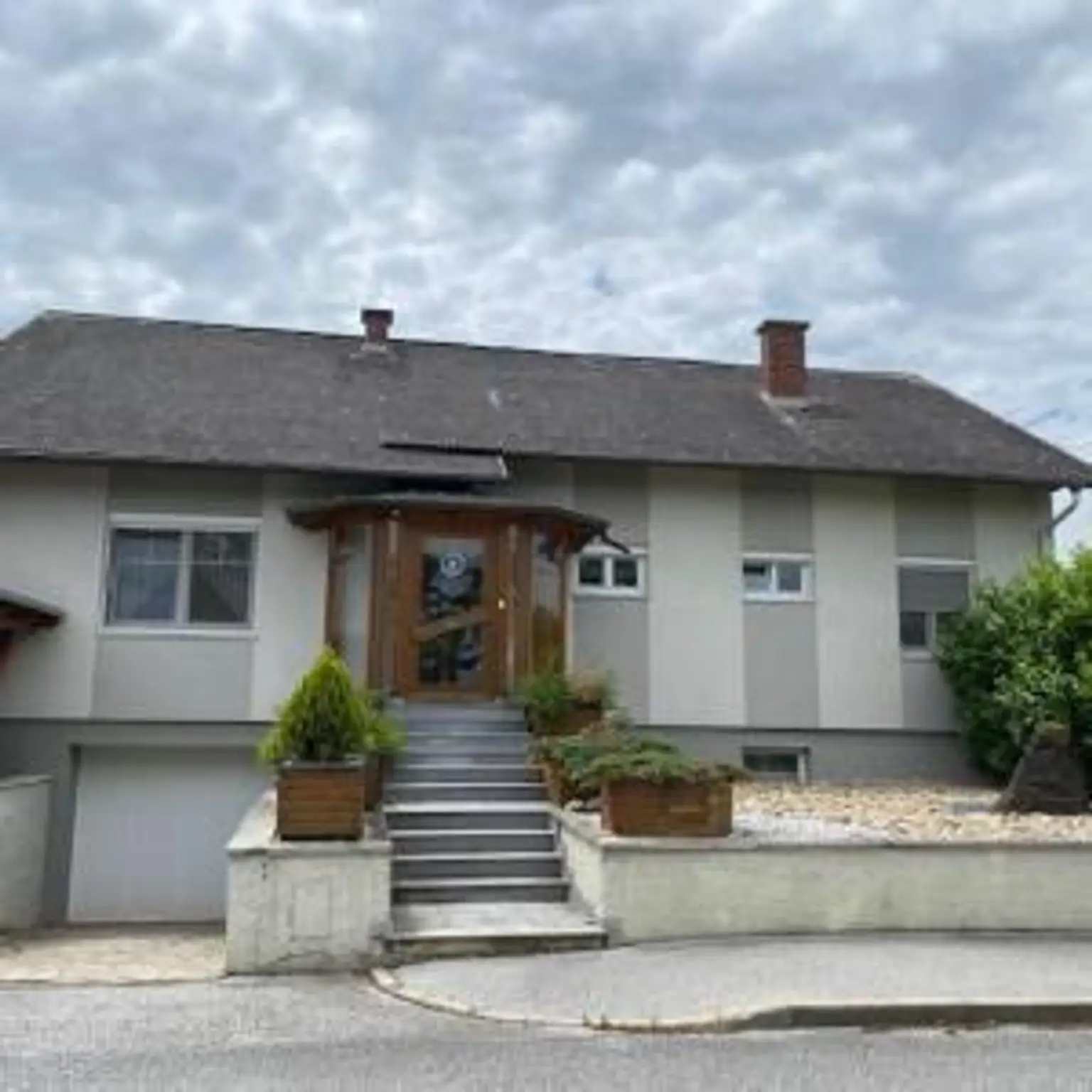 upload_97c0f2095c92bf1bfa25aadb21ba7ddbc0bae221_thumbnail_97c0f2095c92bf1bfa25aadb21ba7ddbc0bae221