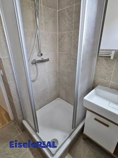 tolle 2 Zimmer Wohnung, extra Küche