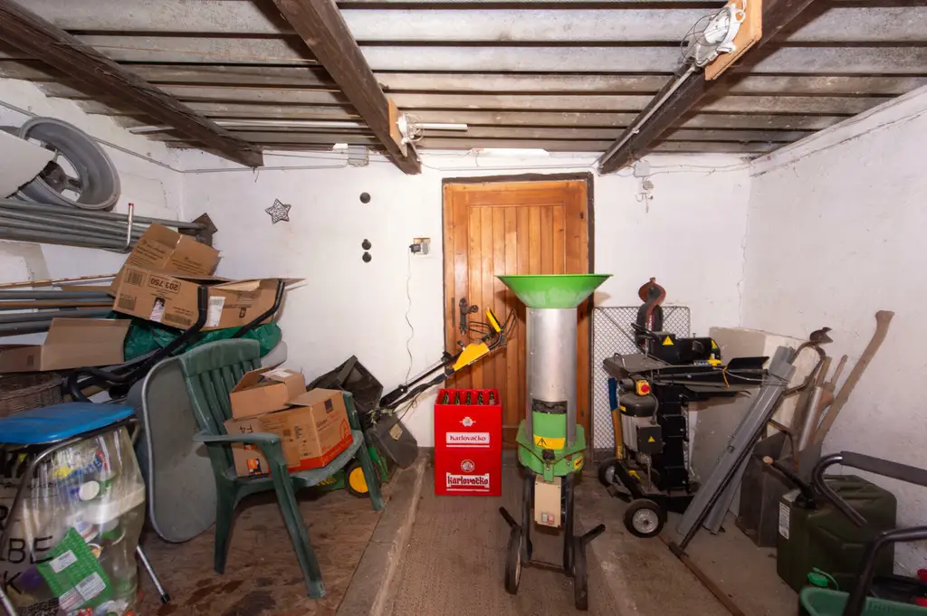 Großzügiges Einfamilienhaus mit viel Platz, hohem Potenzial und hoher Bebauungsdichte – Ideal für Familien oder Investoren