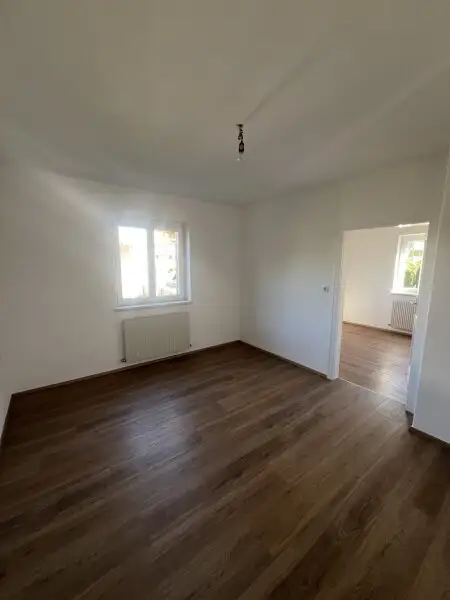 VOLDERS - Sonnige 3 Zi.-Wohnung mit Balkon und eigenem Gartenanteil zur Vermietung