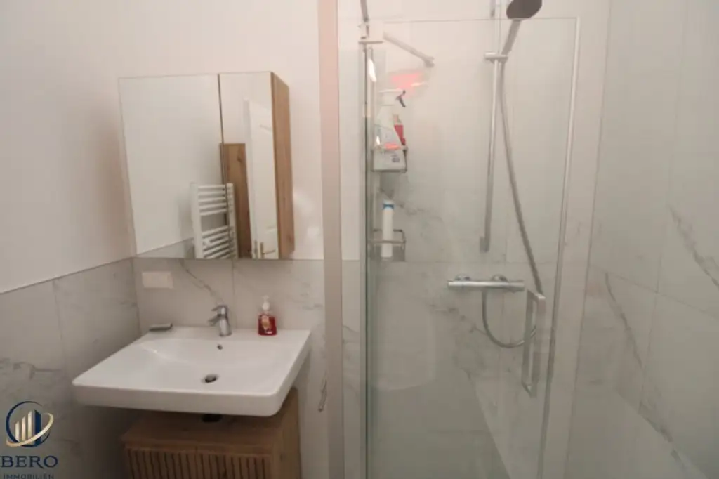 Provisionsfrei! Moderne 3-Zimmer-Wohnung mit Loggia!