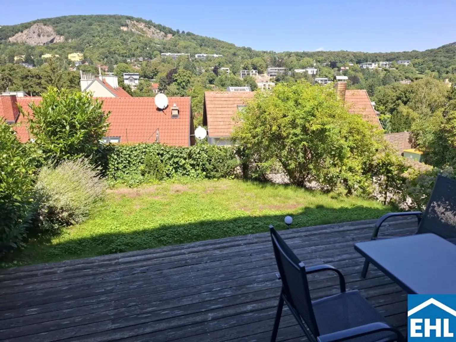 Wohnerlebnis mit traumhaftem Ausblick und uneinsehbarem Garten