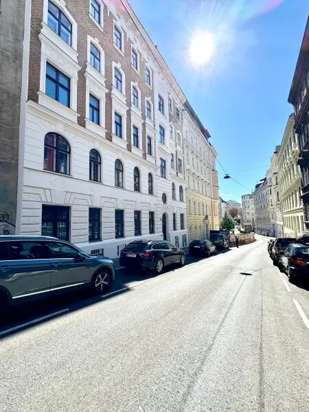 Charaktervoller Altbauflair trifft zeitgemäßen Wohnkomfort – Charmante Wohnung in begehrter Lage