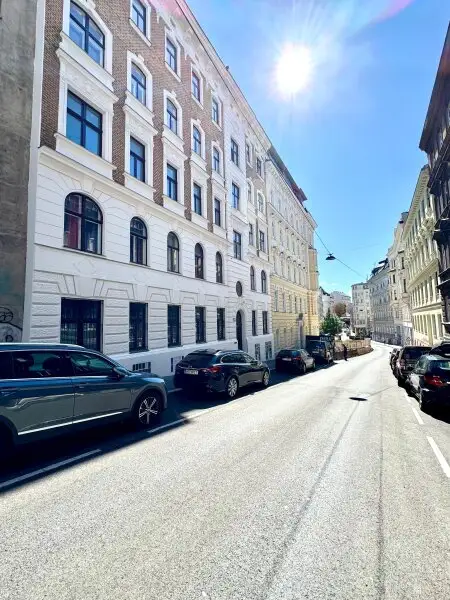 Charaktervoller Altbauflair trifft zeitgemäßen Wohnkomfort – Charmante Wohnung in begehrter Lage