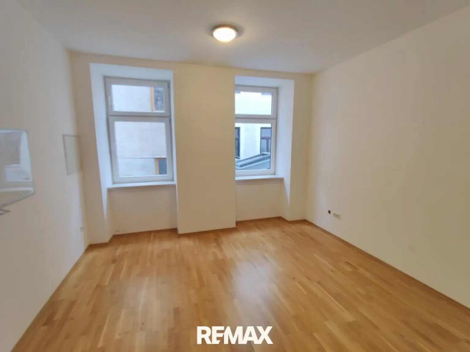 Büro EG