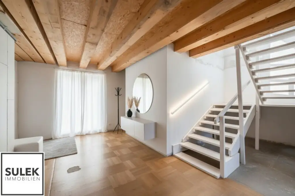 Florianigasse 29: DG-Wohnung nach Wunsch saniert - 3 Zimmer, 2 Terrassen mit Blick auf Maria Treu