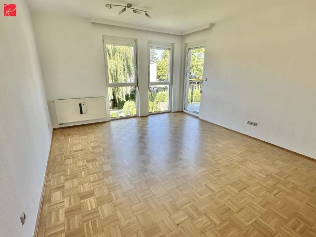 Lichtdurchfluteter Wohntraum mit sonnigem Balkon!