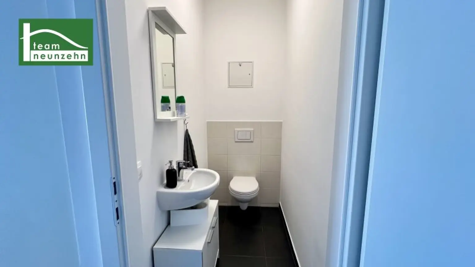2 Zimmer-Wohnung in generalsaniertem Neubau mit ca. 6m2 Balkon.