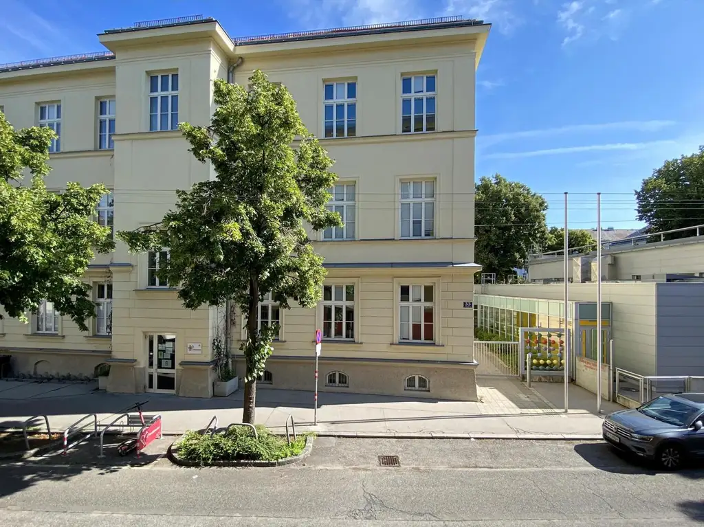 3 ZIMMER GARTENWOHNUNG | RUHE | VIEL STAURAUM | TERRASSE | 2 WC | GARAGE | EINBAUKÜCHE