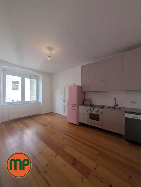 BESONDERE GELEGENHEIT: Maisonette DG-Wohnung mit Terrasse