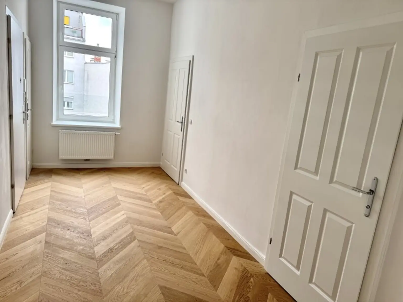 Citynah & modern: sanierte & helle 2-Zimmer-Wohnung in Bestlage zur Mariahilfer Straße