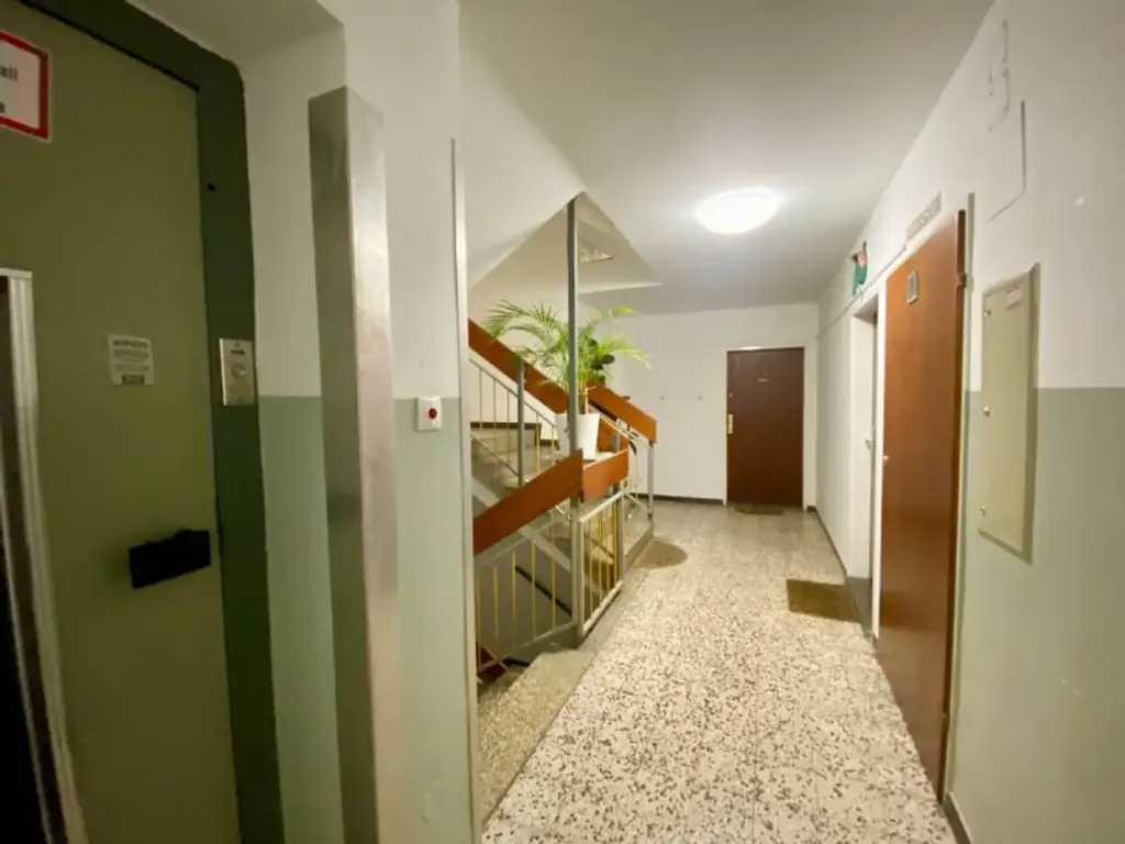 4 ZIMMER-Wohnung zu SANIEREN mit HOFSEITIGER LOGGIA