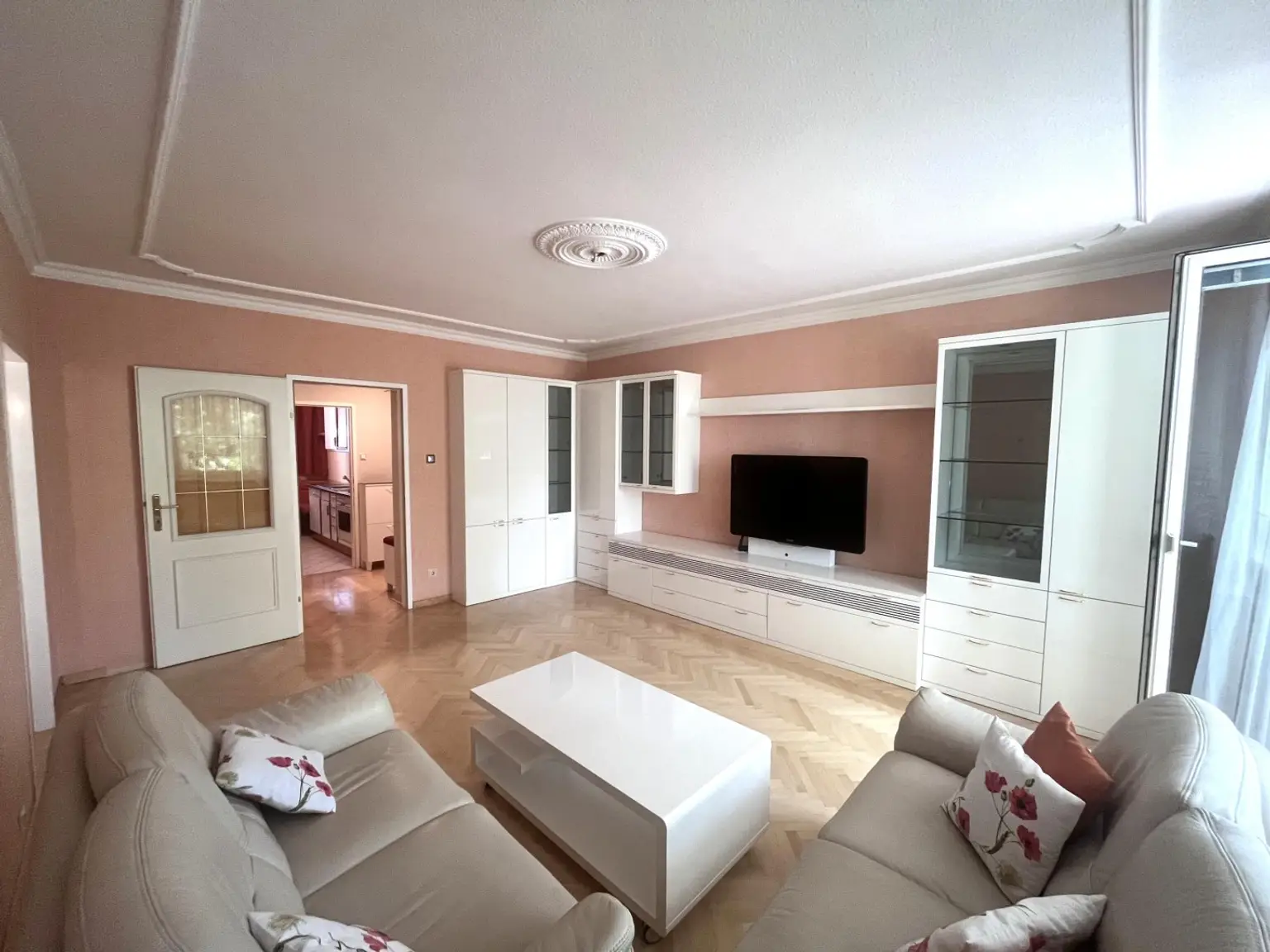 07 Wohnzimmer