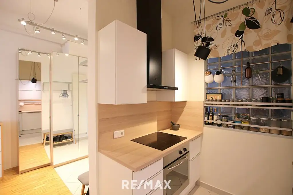 Wunderschöne Altbauwohnung - 2 Zimmer mit perfektem Grundriss, barrierefrei!