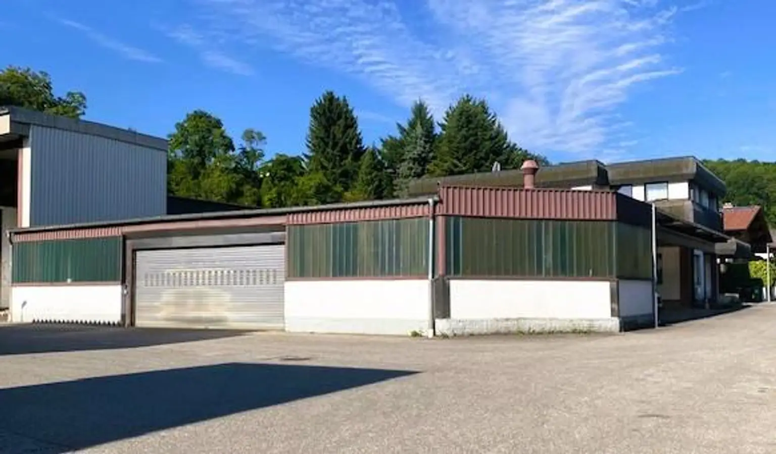 Bürogebäude mit Halle in Zentrumslage! Sofort verfügbar!