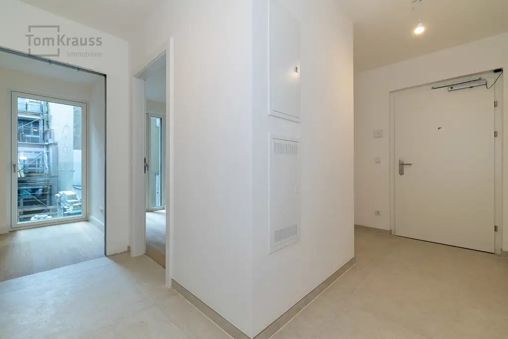 KARMELITERVIERTEL: Modern Wohnen mit WEITLÄUFIGER TERRASSE