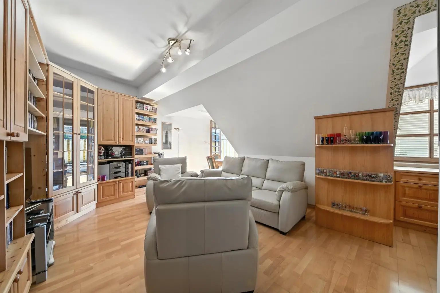 EINZIGARTIGE STILALTBAU-RESIDENZ IM HERZEN DER KREMSER ALTSTADT!