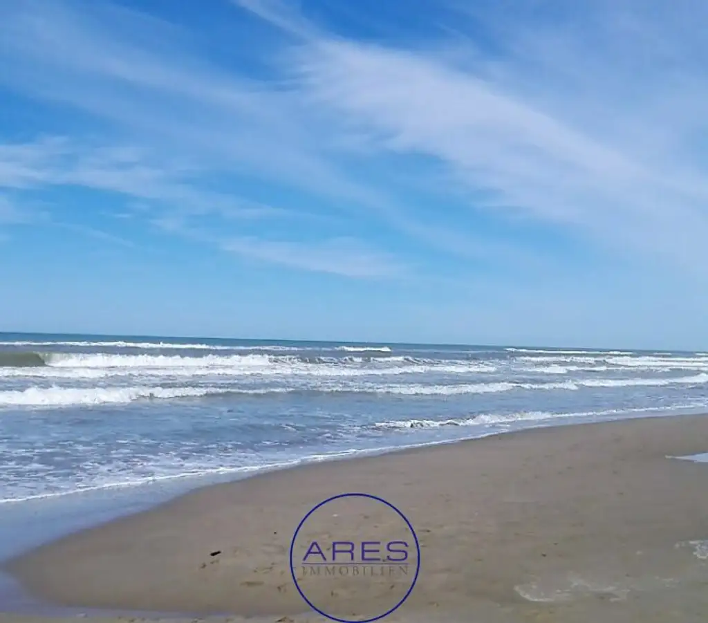 ITALIEN - Unweit von Rom wartet dieser herrliche Villenanteil innerhalb einer exklusiven Anlage mit Privatstrand auf Sie!