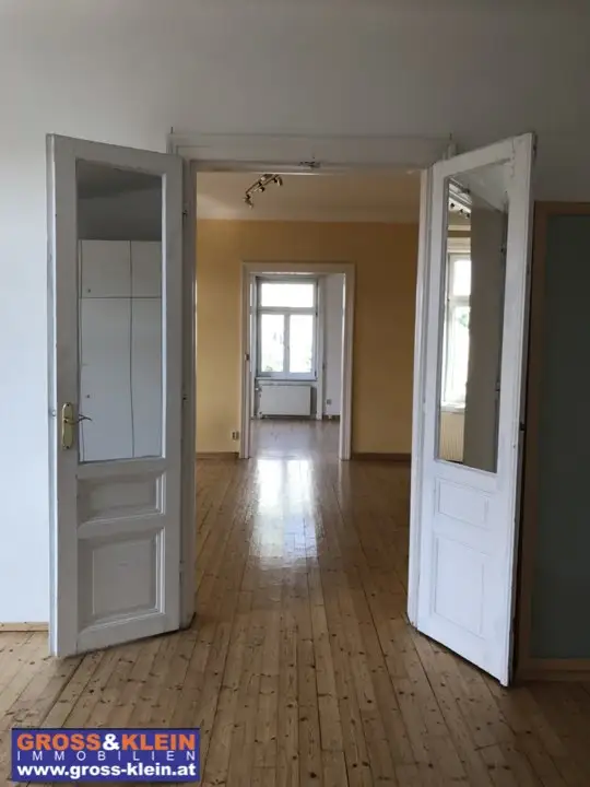 :-) charmante  5 Zimmer  -    geniale Einteilung
Aussergewöhnlich - 1.553 E Bruttomiete,
provfreii