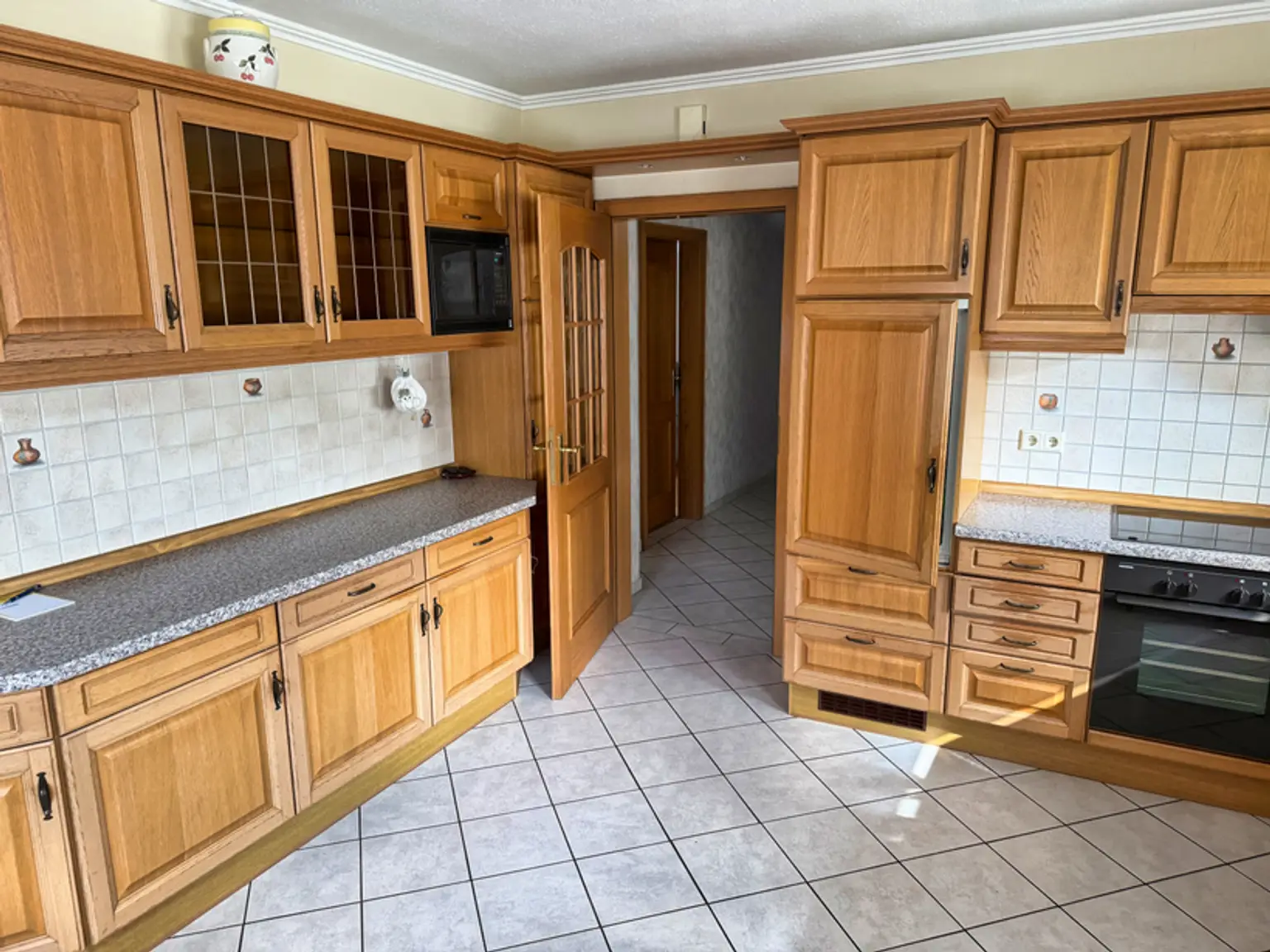 Mitten im Ort! Einfamilienhaus auf großzügigem Grundstück!