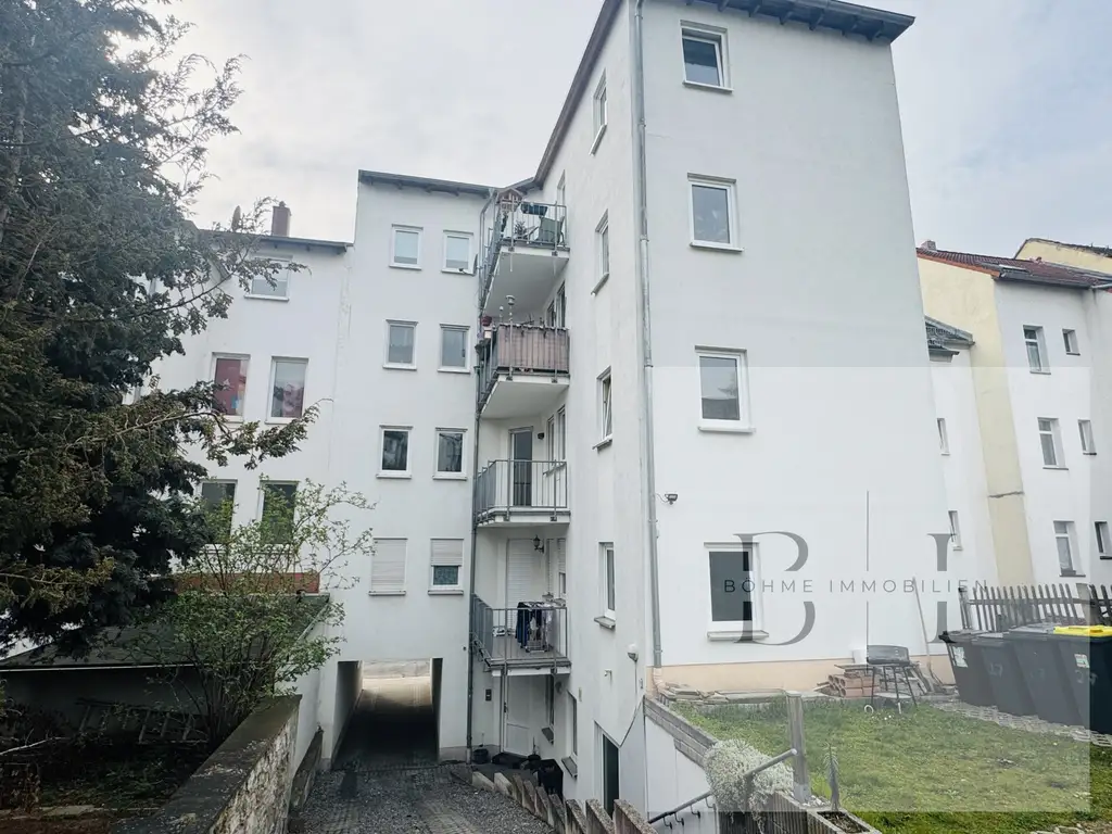 Großzügige Eigentumswohnung im 2. OG – leerstehend, renovierungsfähig, vielseitig nutzbar