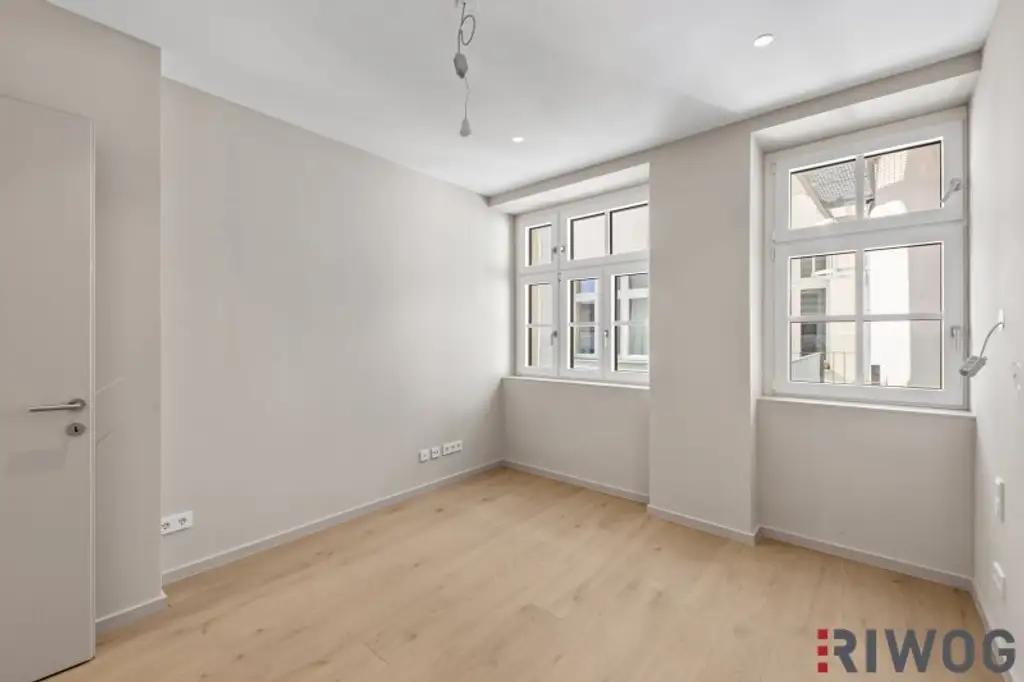 **Architekten Wohnung mit Luxus Ausstattung und Balkon** in Art Deco Fabrik