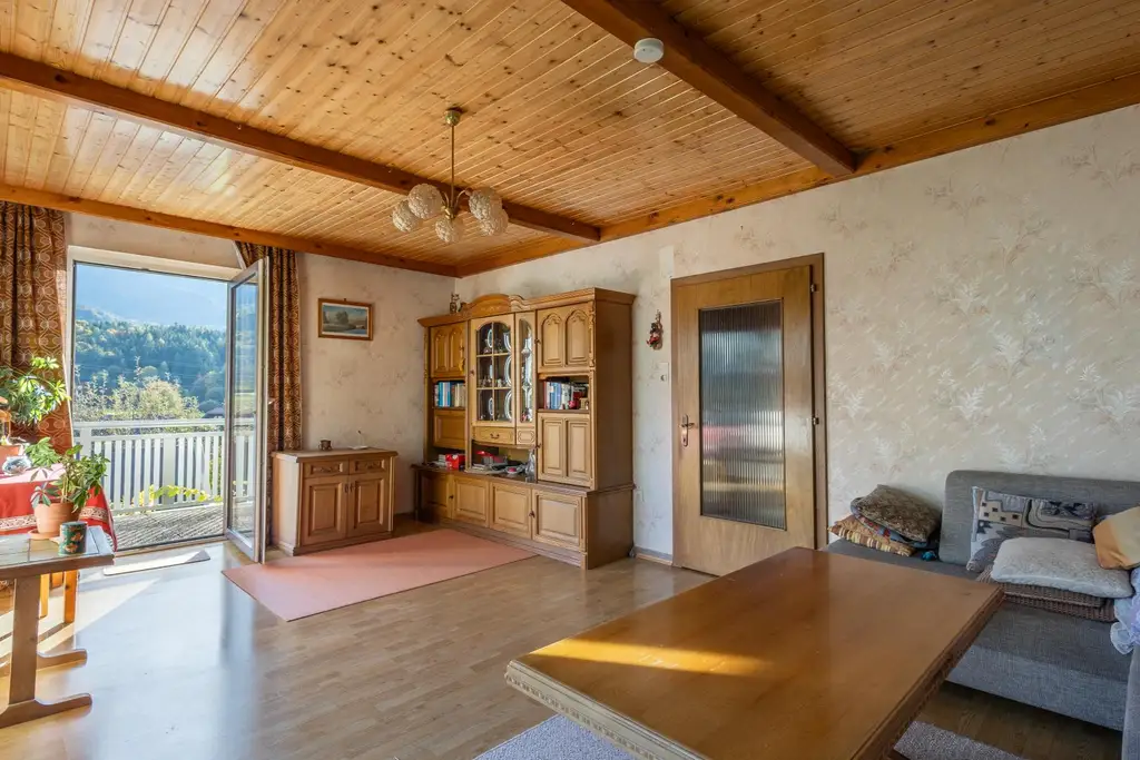 Ein- Zweifamilienhaus mit traumhaften Mittagskogelblick