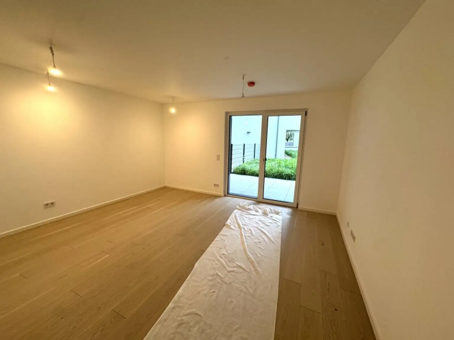 EIGENGRUND NÄHE ALTE DONAU – FREIFLÄCHEN - LUFTWÄRMEPUMPE – KELLER – GARAGE – U-BAHN!