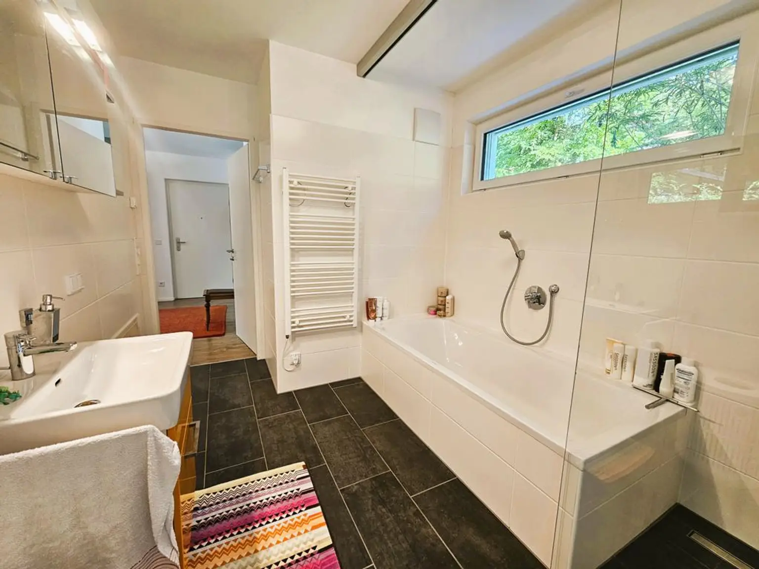 Stilvolle 127m² Gartenwohnung direkt an der Traun