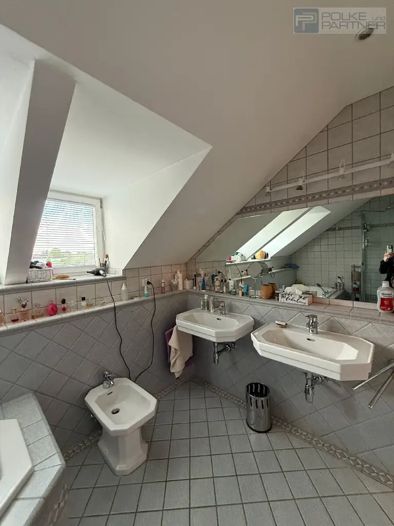 GARTENPARADIES   -  9.000 M² - 
LANDHAUS IN PARKLANDSCHAFT  
NUR 30 MINUTEN VON WIEN